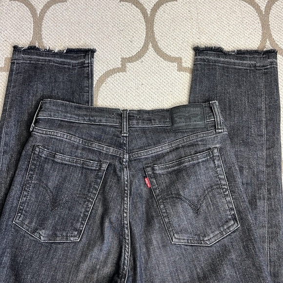 Levi's Premium WEDGIE STRAIGHT FIT WOMEN'S JEANS raw hems button fly - Picture 3 of 17